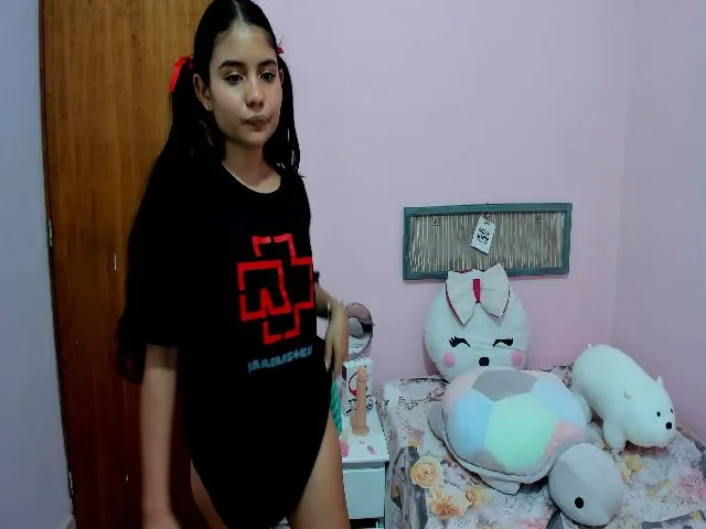 Live sex webcam photo for xoxo_danna #273339116