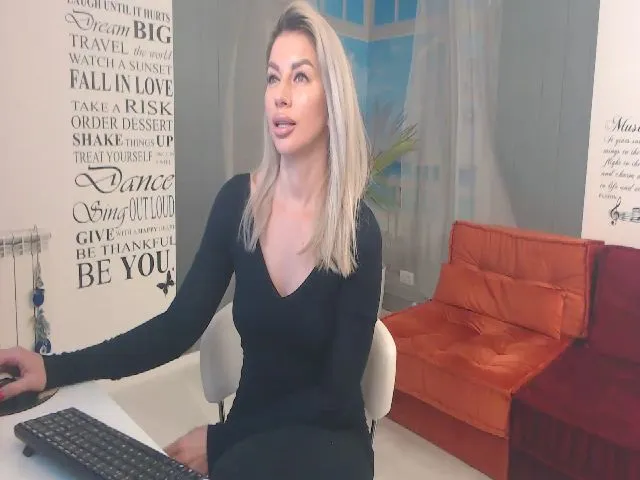 Live sex webcam photo for xxBellaHotxxx #271862766