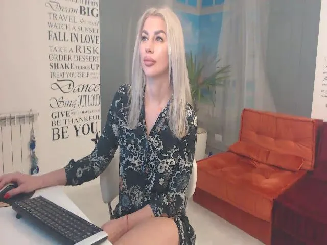 Live sex webcam photo for xxBellaHotxxx #272077607