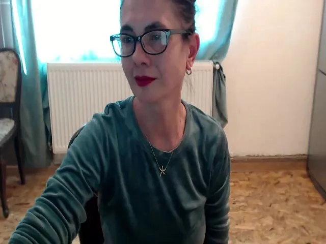 Live sex webcam photo for yustine #273073575
