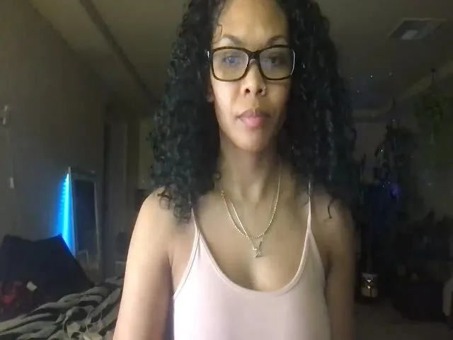 Live sex webcam photo for zylabankss #271989183