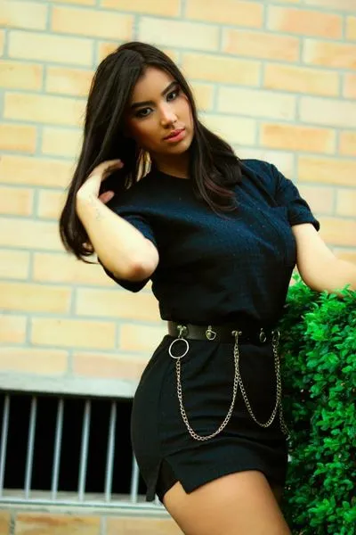 Live sex webcam photo for HotBrownWhiteGirl #2282526