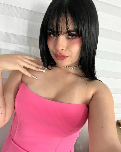 Live sex webcam photo for IsabellaRouse #4028416