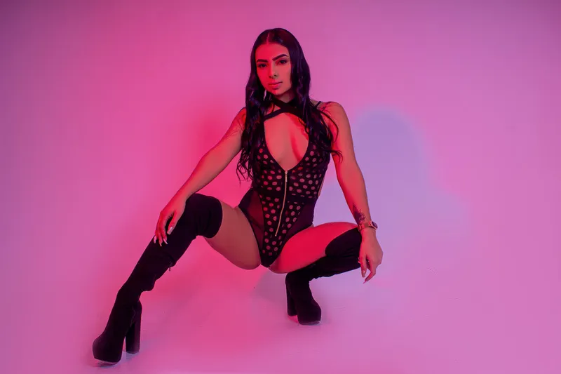Live sex webcam photo for AlanaMarti #2272205