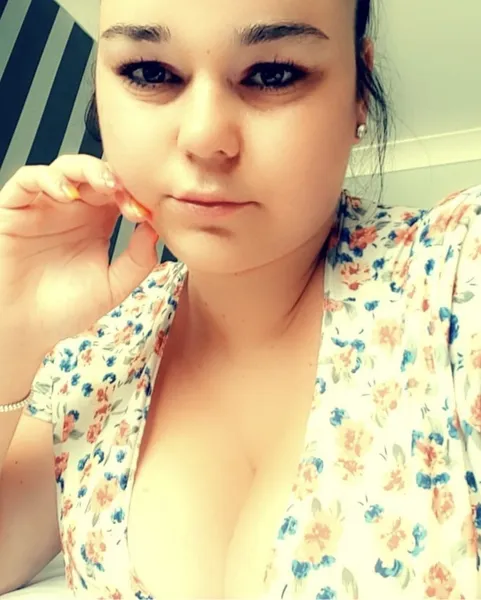 Live sex webcam photo for JadeBigBoobs #2975592