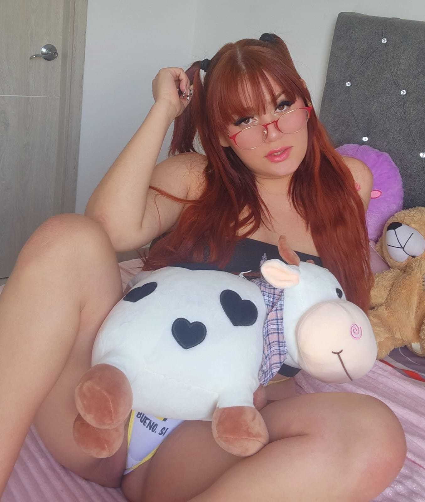 Live sex webcam photo for OrianaLarsson #7120022