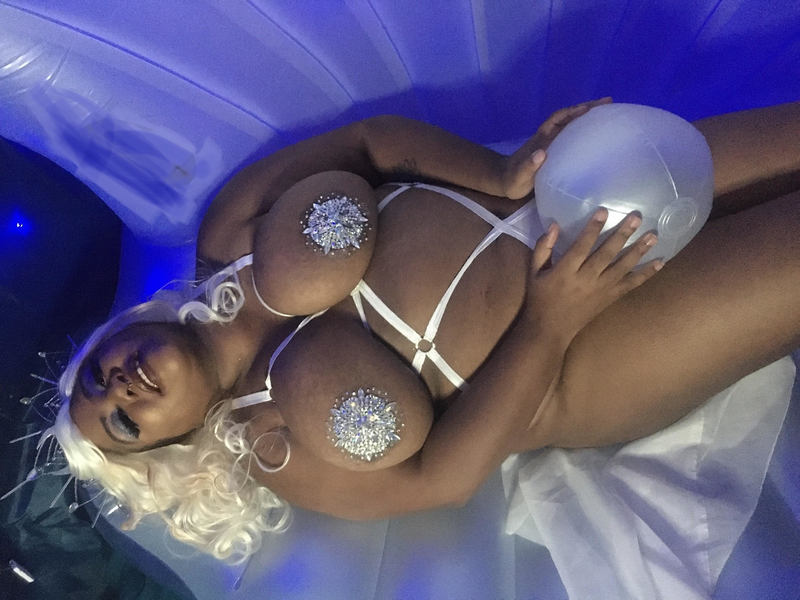 Live sex webcam photo for ReianaMack #2362043