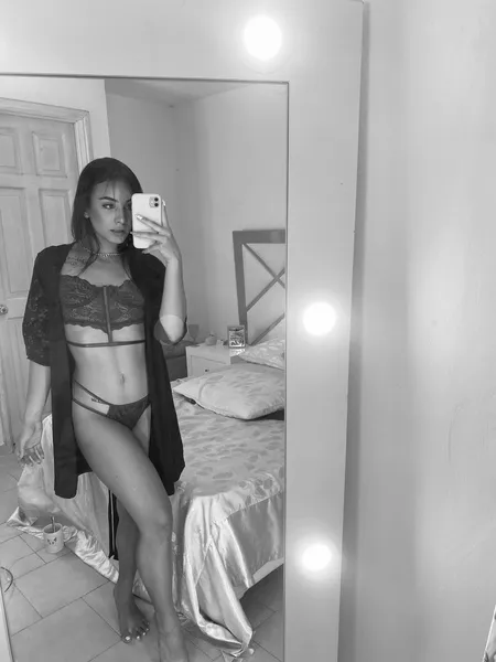 Live sex webcam photo for EllaCox #2954007