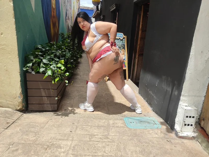 Live sex webcam photo for Cloey_Daines #3640444