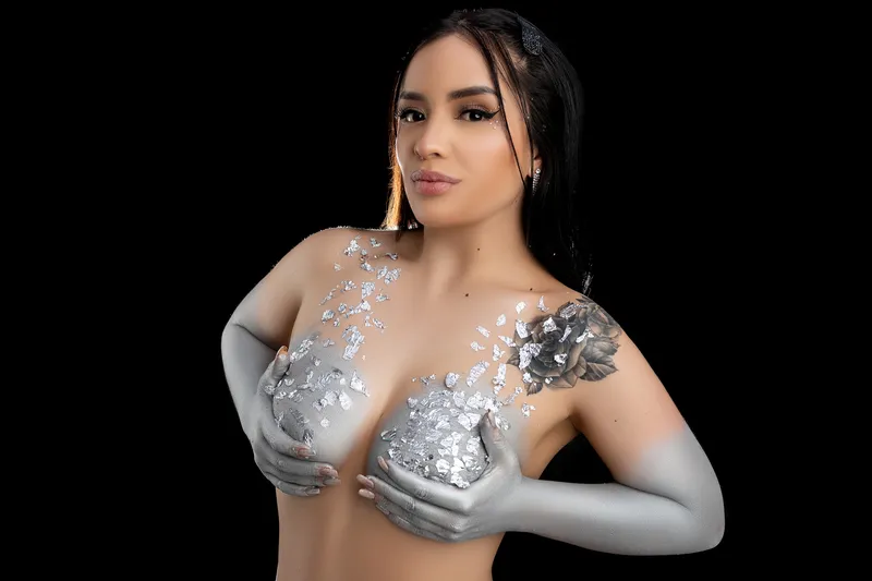 Live sex webcam photo for HannaMartinns #3359436