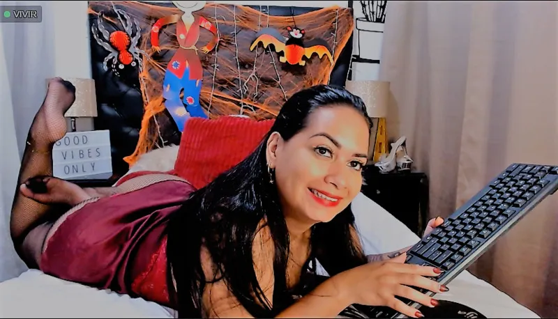 Live sex webcam photo for loverkirk19 #5584111