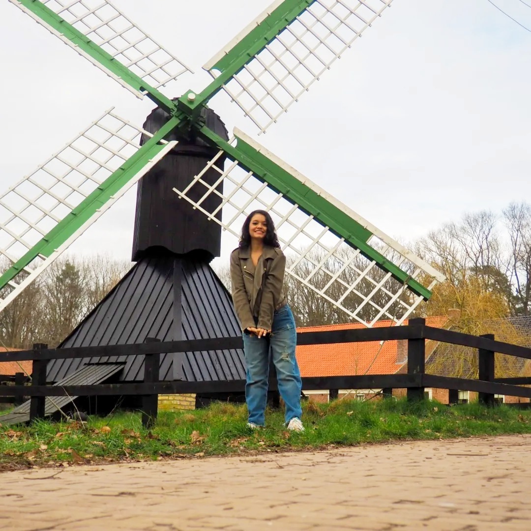 Live sex webcam photo for EmiliaJons #7918022