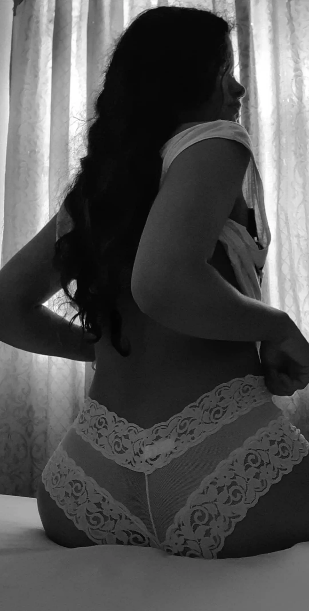 Live sex webcam photo for EmiliaJons #7918038