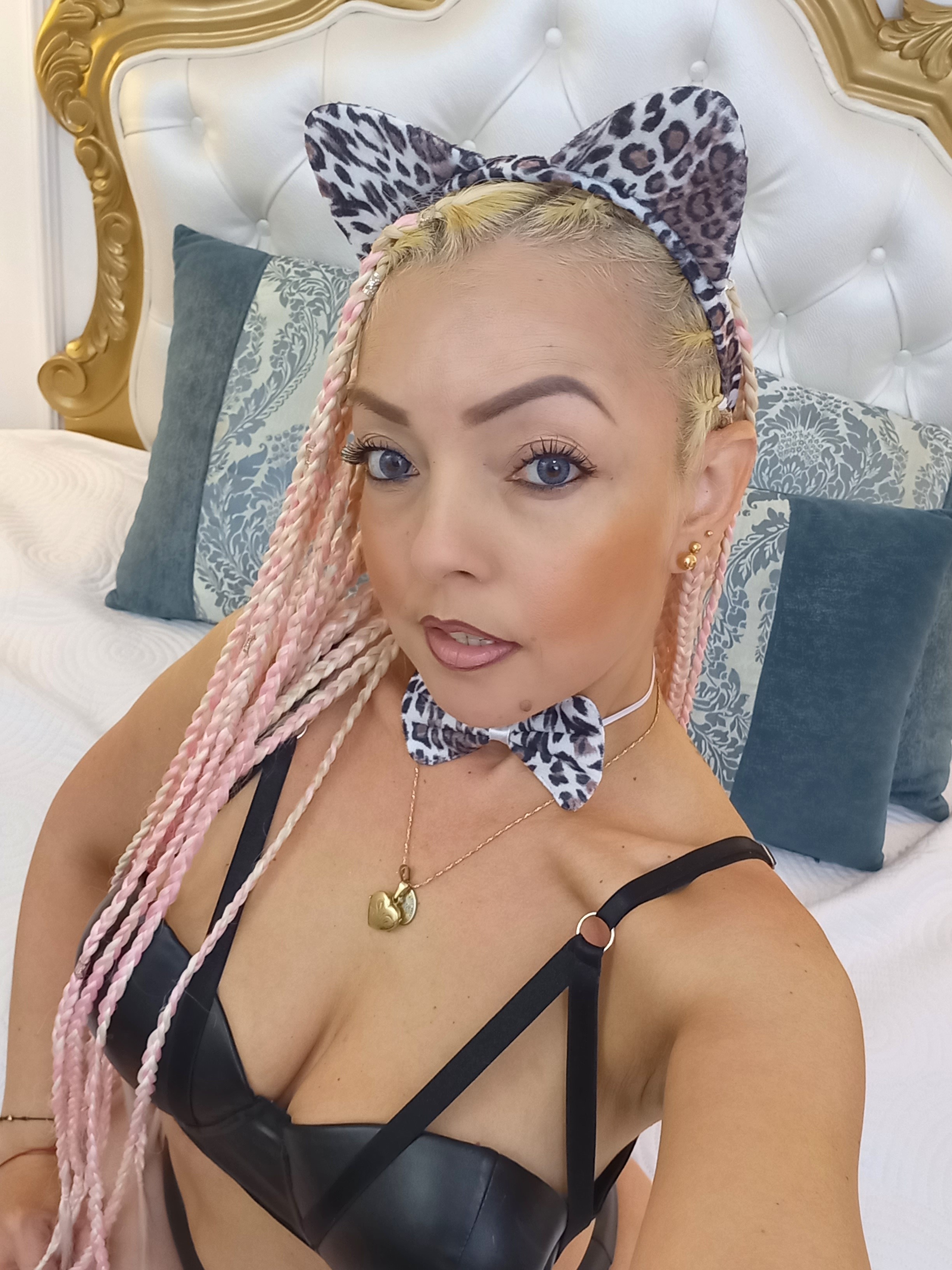 Live sex webcam photo for MadisonBecker #7140465