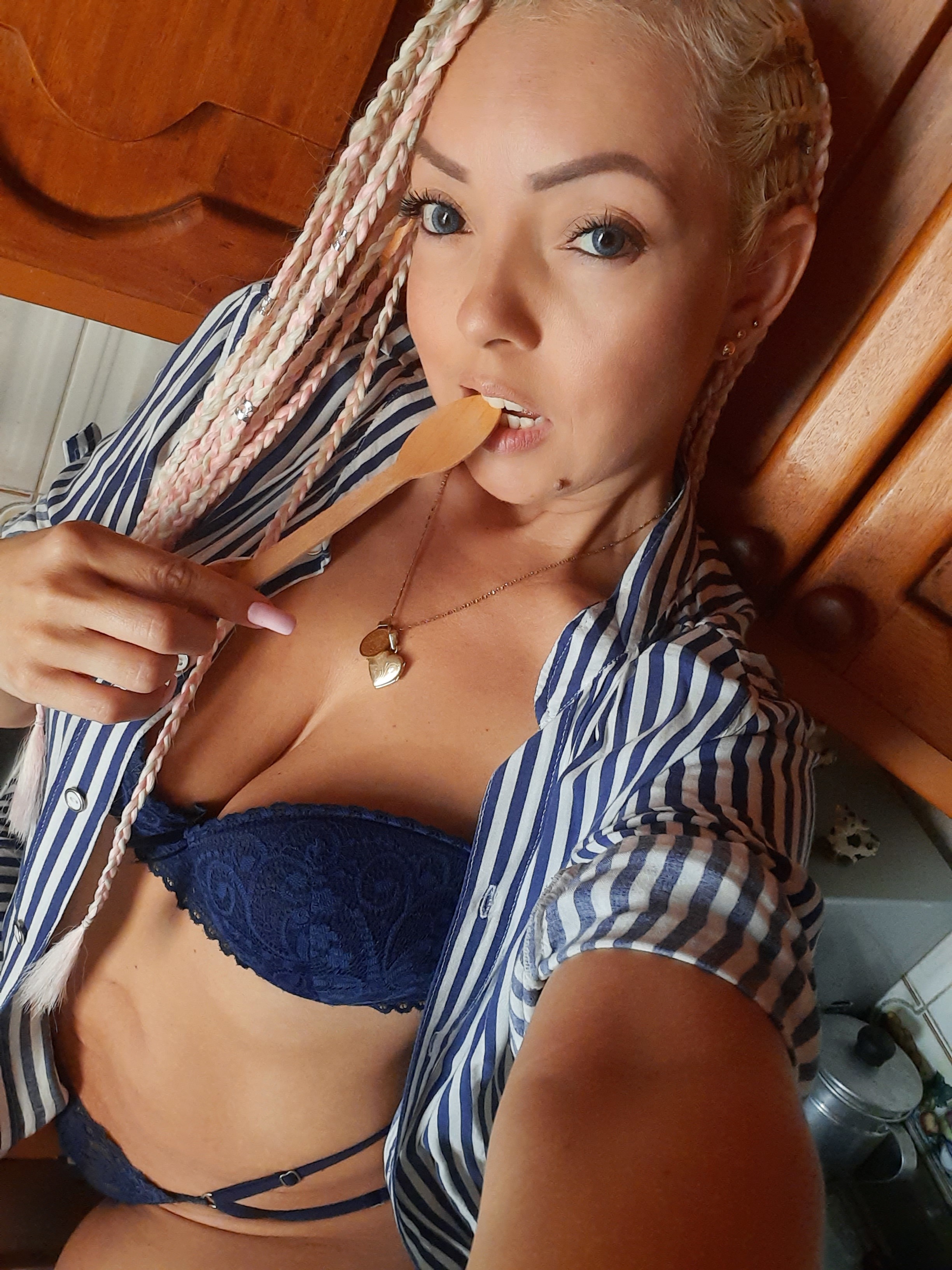 Live sex webcam photo for MadisonBecker #7140383