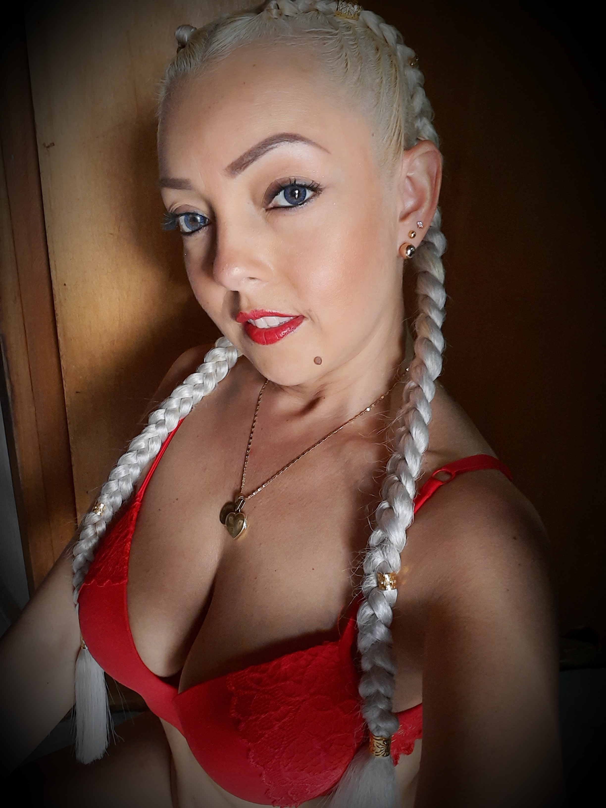 Live sex webcam photo for MadisonBecker #7140372