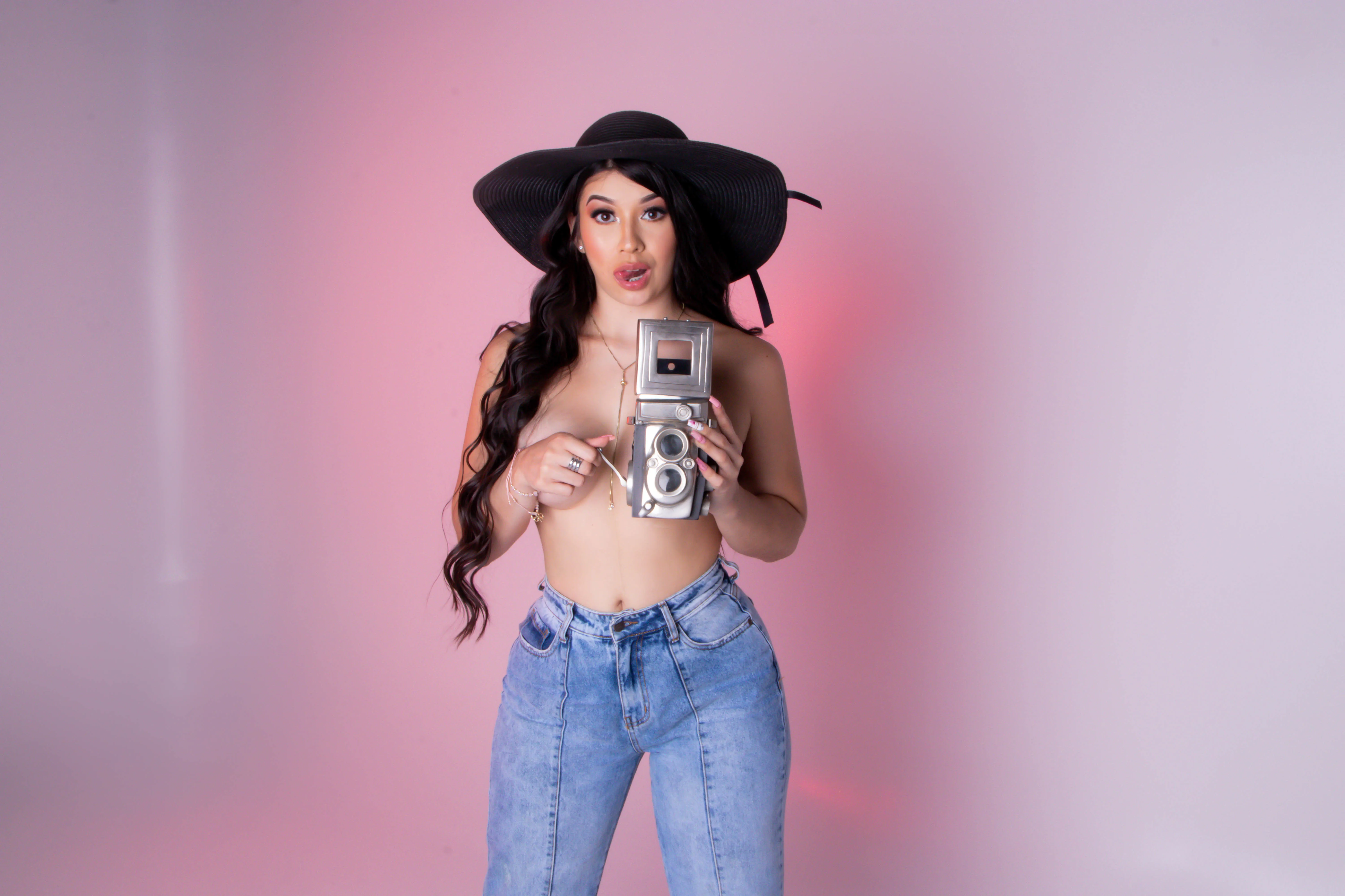 Live sex webcam photo for CristinaHanze #7801727