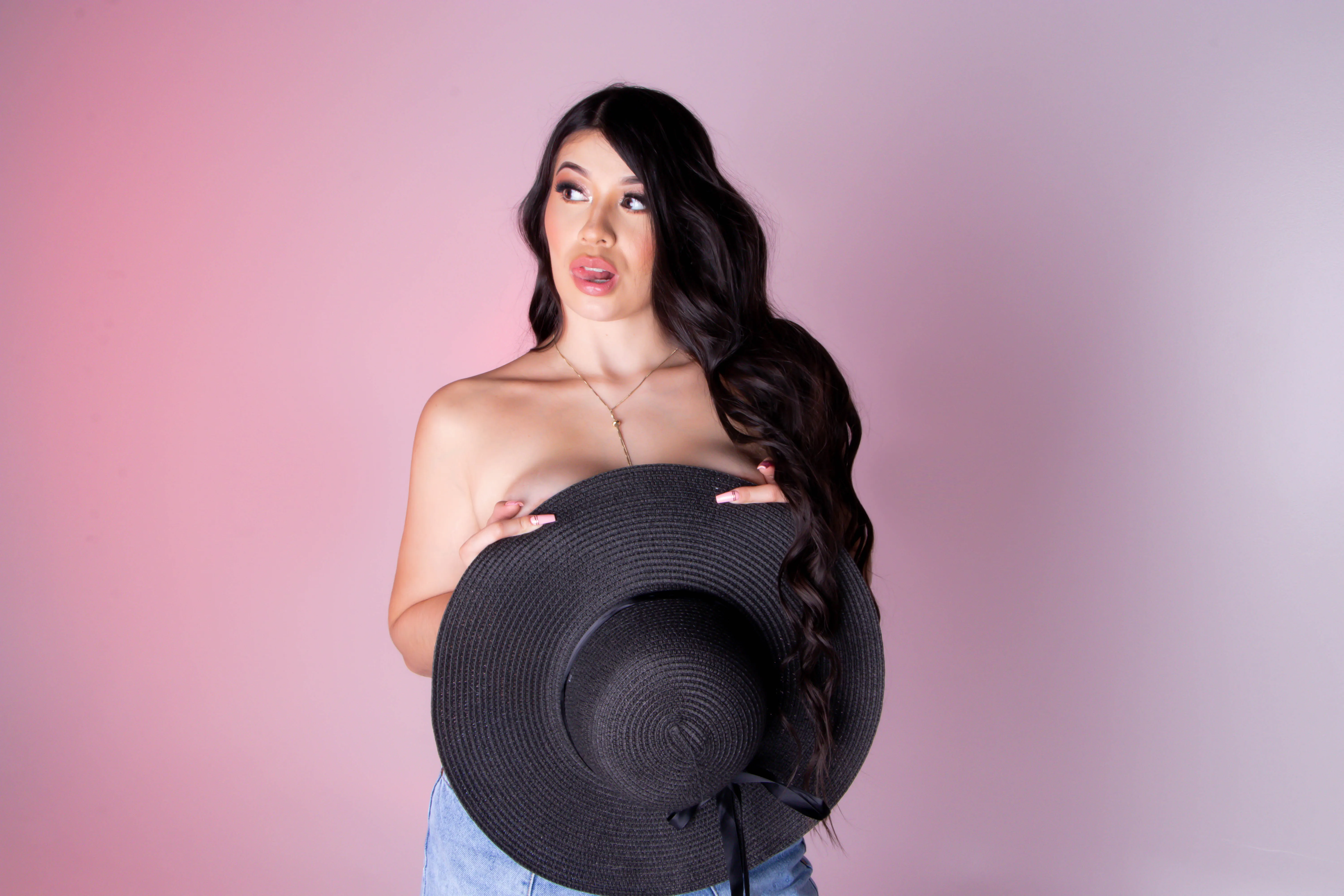 Live sex webcam photo for CristinaHanze #7801721