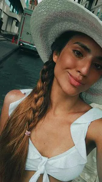 Live sex webcam photo for SophiaMars #2564361