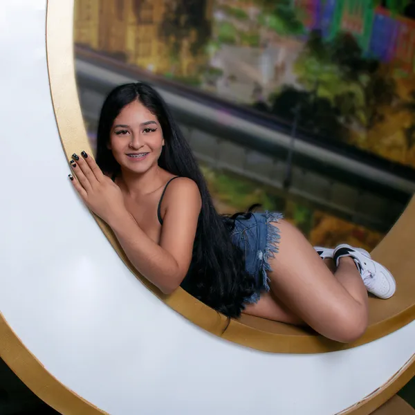 Live sex webcam photo for RoxyEvanss #3414607