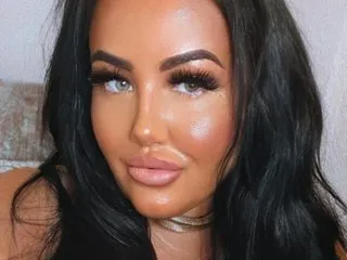 Live sex webcam photo for EnglishBrooke69 #8128491