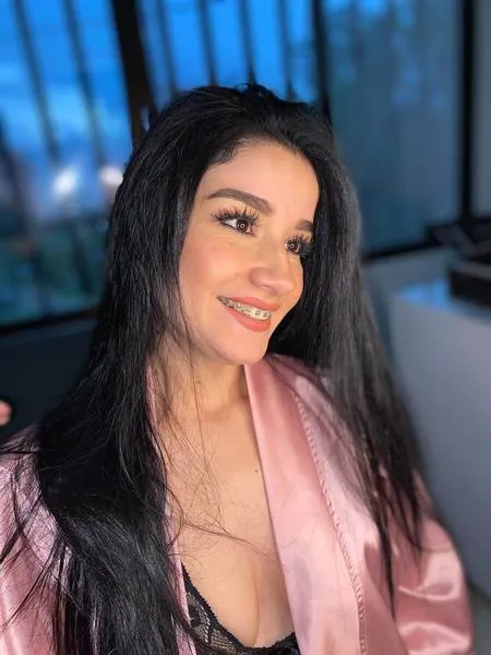 Live sex webcam photo for soffieadams #2371986