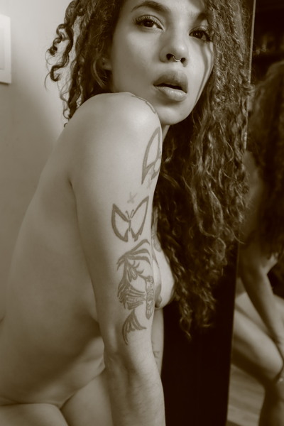 Live sex webcam photo for MollieBeckham #5358882