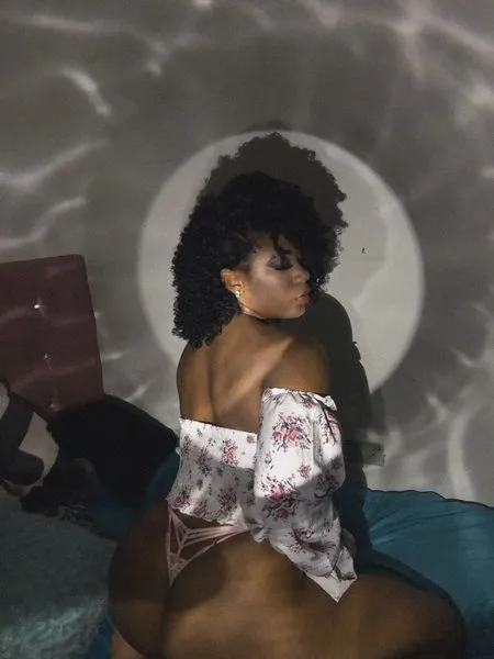 Live sex webcam photo for TyraLewis #2924685