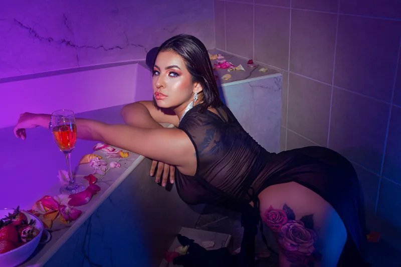 Live sex webcam photo for HelenaConor #2767397