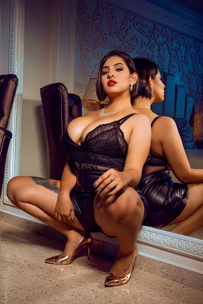 Live sex webcam photo for HelenaConor #2767389