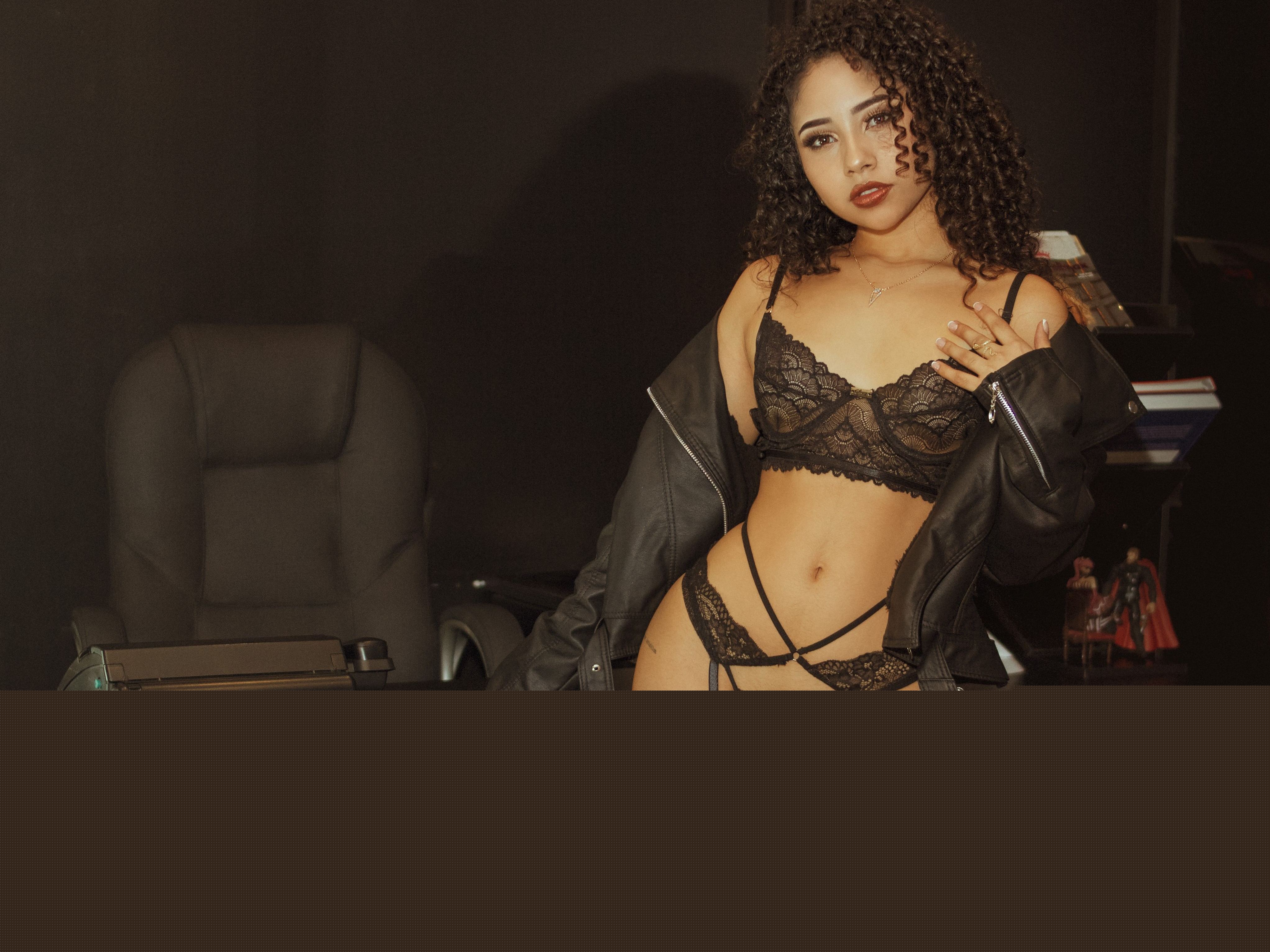 Live sex webcam photo for JuliAristizabal #3954194