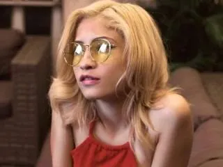 Live sex webcam photo for ArianeLorin #6482851