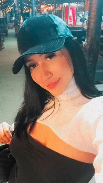 Live sex webcam photo for KeyshaRoberts #2313268