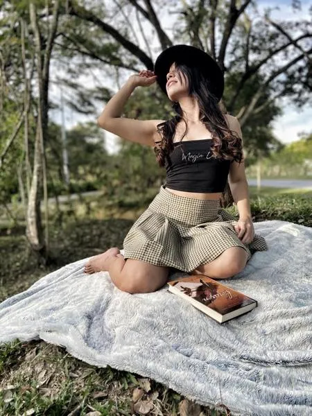 Live sex webcam photo for ManuelaAcuri #2839714