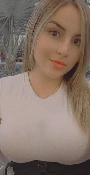 Live sex webcam photo for EmilyBrrownn #2207285