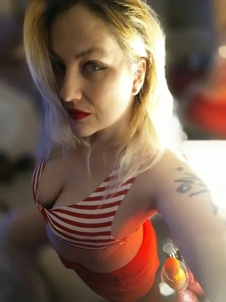Live sex webcam photo for MonicaPratt #3798583