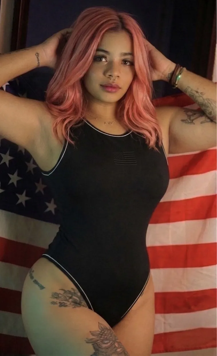 Live sex webcam photo for ammyy_collins #8610921