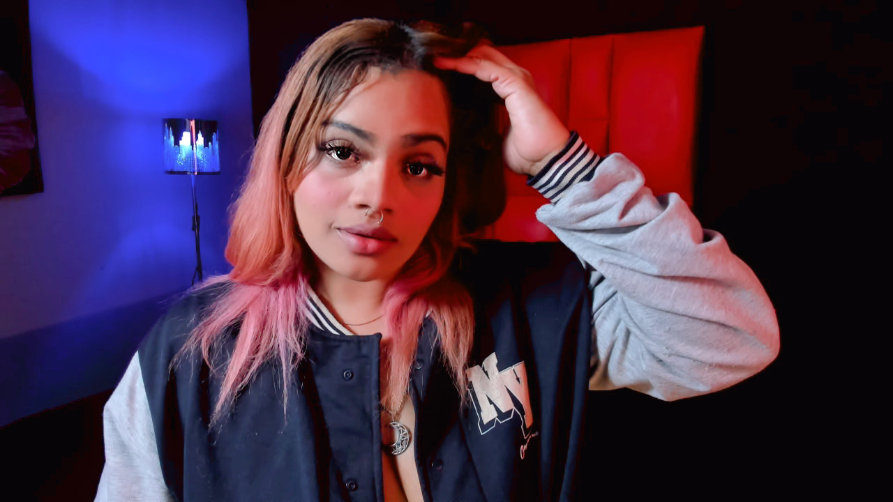 Live sex webcam photo for ammyy_collins #7213148