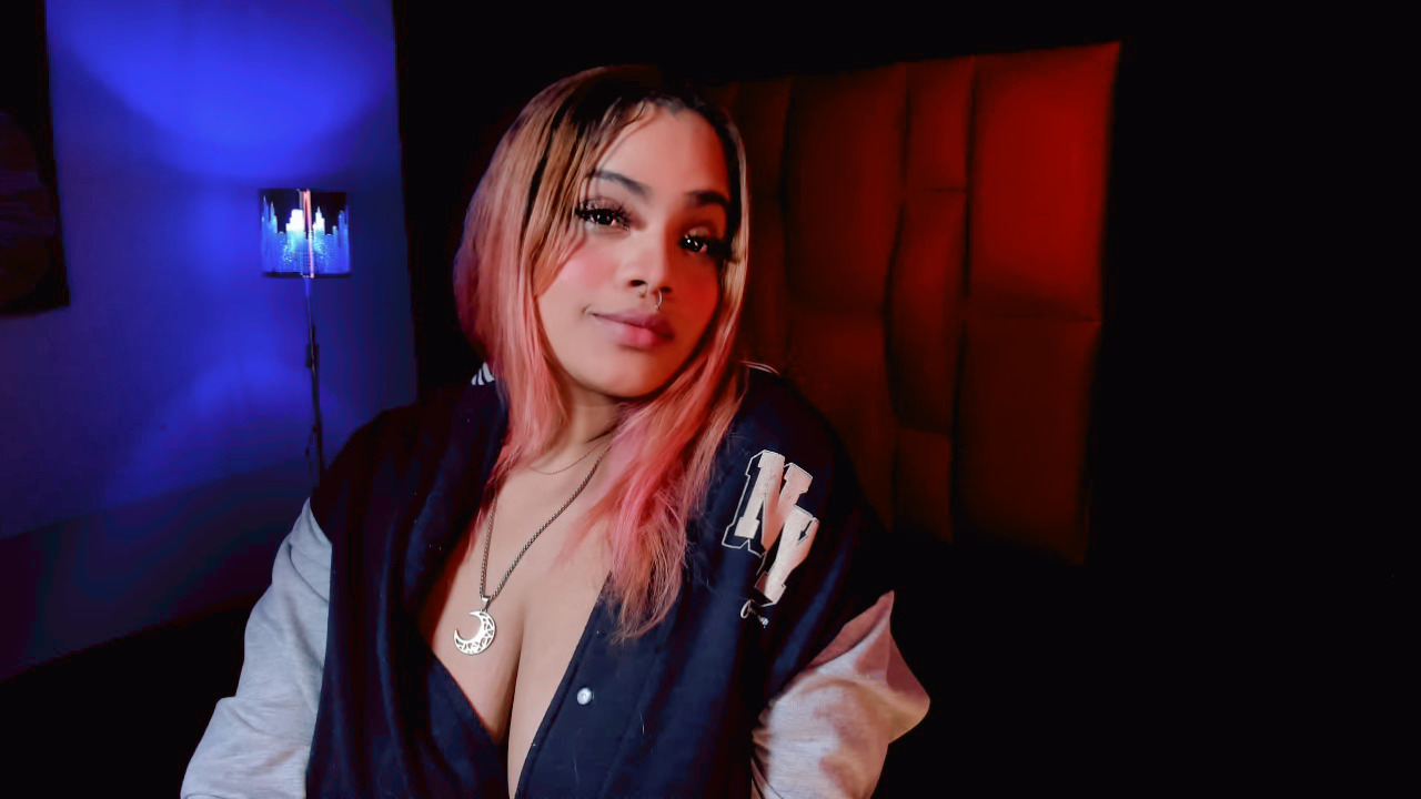 Live sex webcam photo for ammyy_collins #7213151