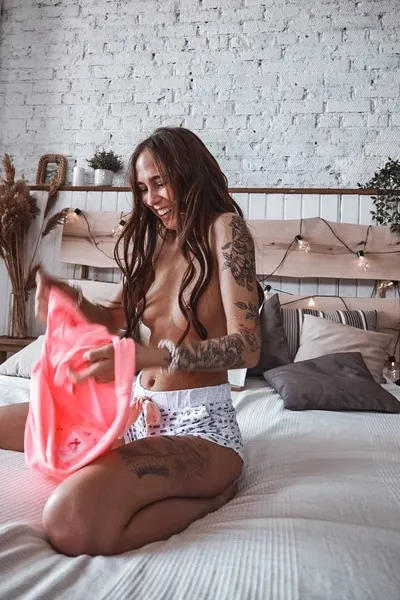 Live sex webcam photo for SkinnyCutie #2216739