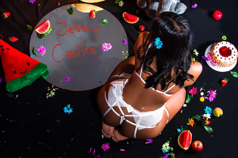 Live sex webcam photo for JessiCartter #2419910