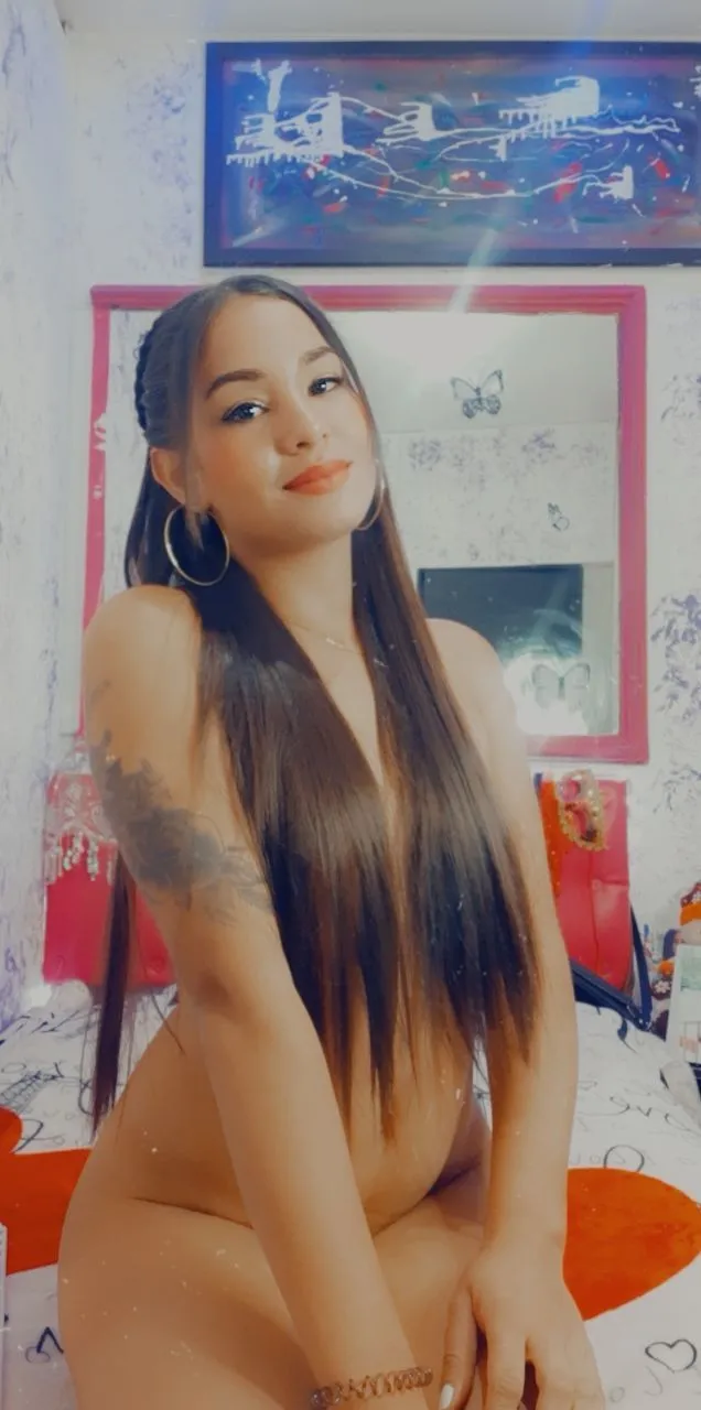 Live sex webcam photo for AngelHootSquirt #7028917
