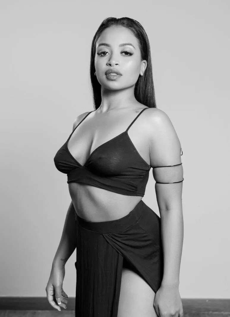 Live sex webcam photo for MadisonGreys #7801314