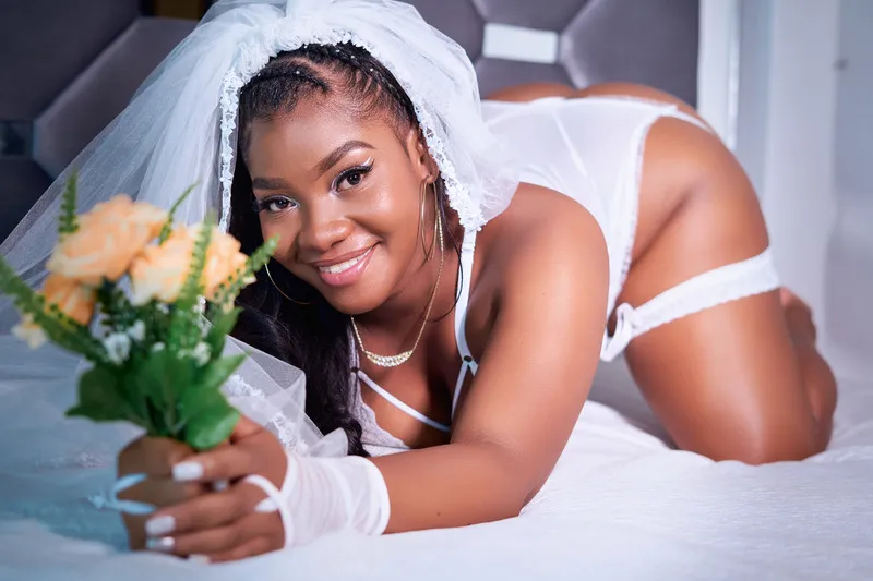 Live sex webcam photo for AlixeBrown #2690784