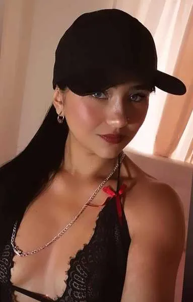 Live sex webcam photo for chaaneel #2240929