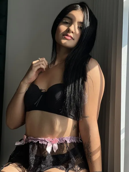 Live sex webcam photo for GinaDuran #6433132