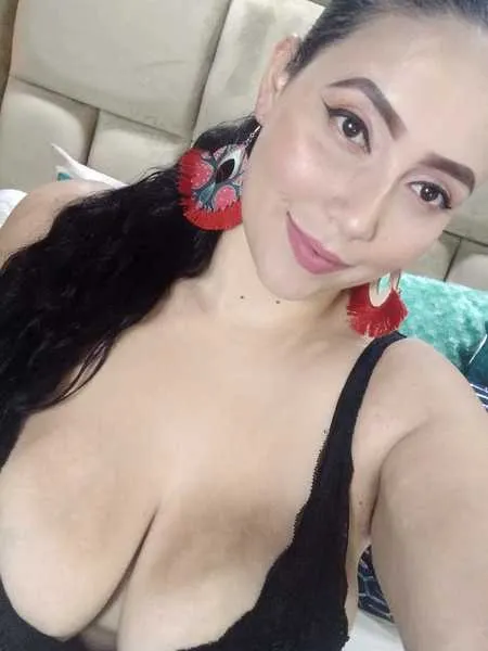Live sex webcam photo for EvelynEzra #3426805