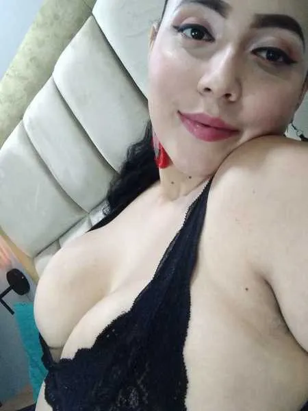 Live sex webcam photo for EvelynEzra #3426804