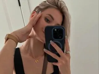 Live sex webcam photo for Alyonaqueenn #6327009