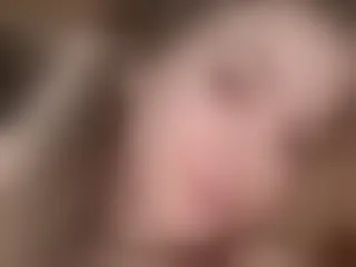 Live sex webcam photo for Alyonaqueenn #8231346